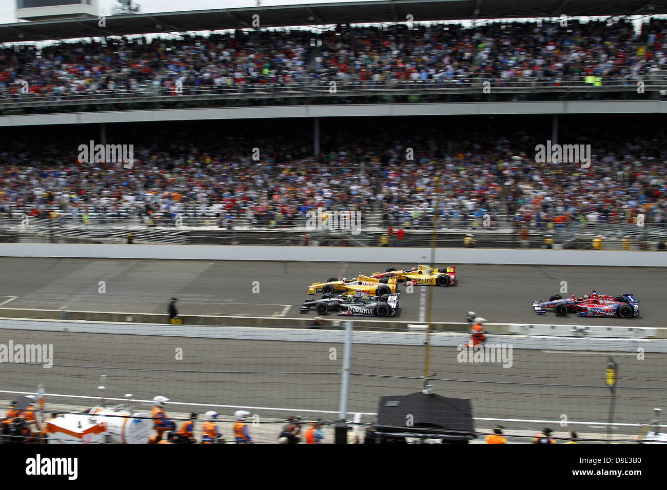 Indianapolis, Indiana, États-Unis, le 26 mai 2013. Ronde 5, Indycar, Indianapolis, Indy 500 , IN, USA, 17-27 mai 2013, Tony Kanaan, KV Racing Technology, RYAN HUNTER REAY, Andretti Autosport, Carlos Munoz, Andretti Autosport, Marco Andretti, Andretti Autosport, Justin Wilson, Dale Coyne Racing, redémarrez013 (Image Crédit : Crédit : Ron Bijlsma/ZUMAPRESS.com/Alamy Live News) Banque D'Images