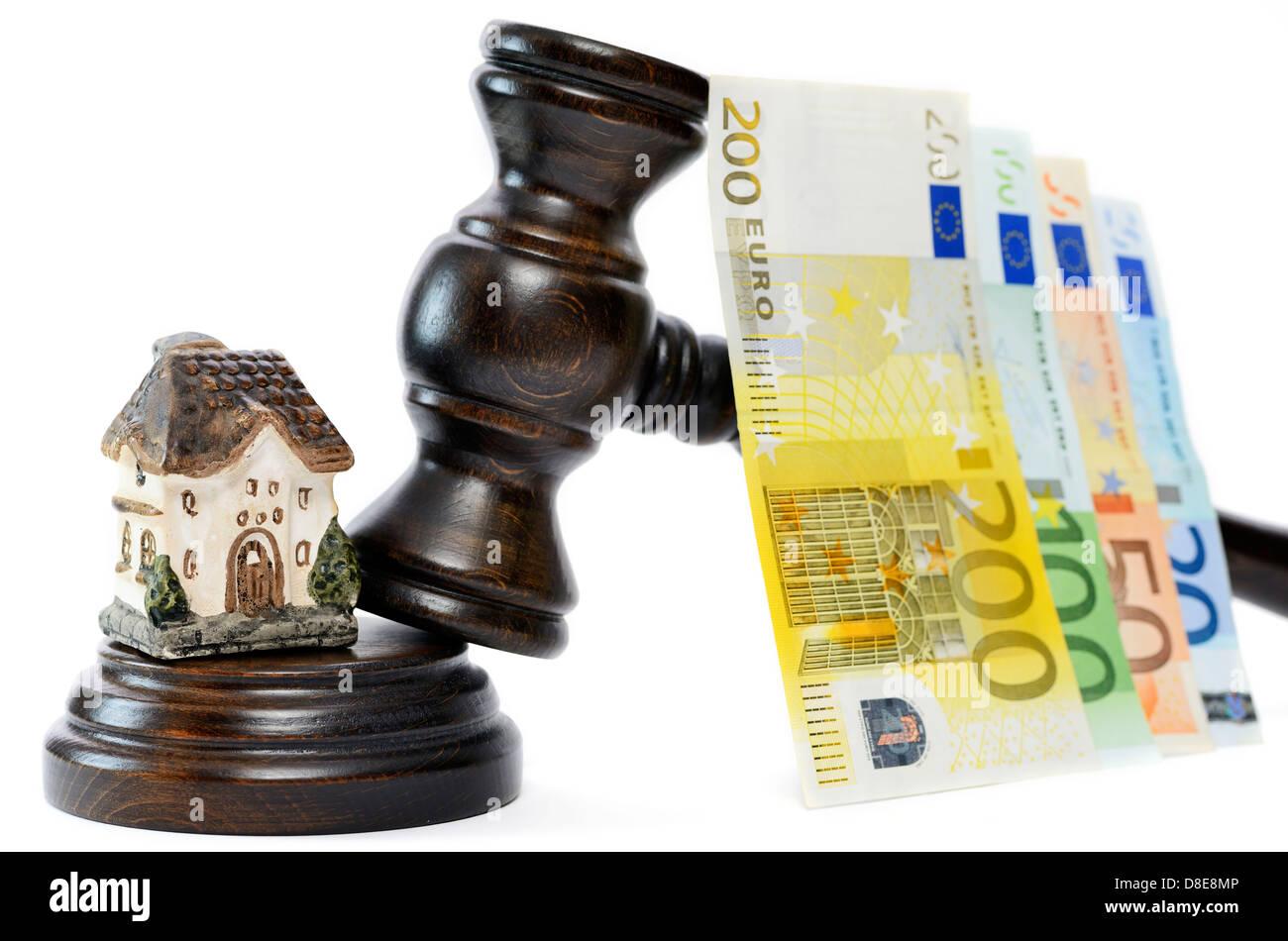 Gavel and miniature house photo symbole de la forclusion Banque D'Images