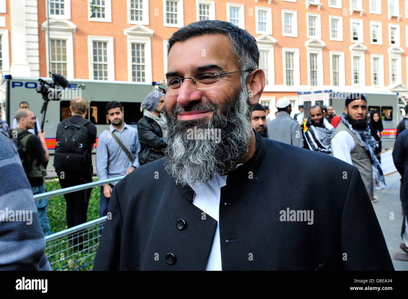 L'Anjem Choudary islamiste radical à une manifestation devant l'ambassade américaine à Londres, Royaume-Uni. Banque D'Images