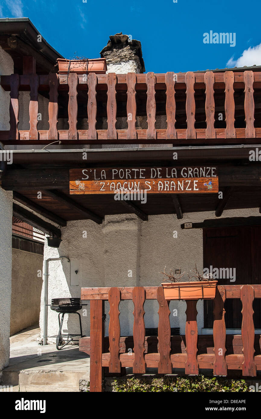 Europe Italie Piémont Province de Torino Usseaux Parc Orsiera Rocciavriè le village de montagne Banque D'Images