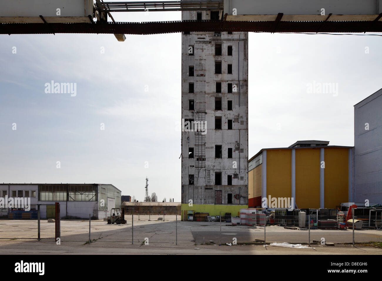 Berlin, Allemagne, bâtiments d'usine partiellement démonté Banque D'Images