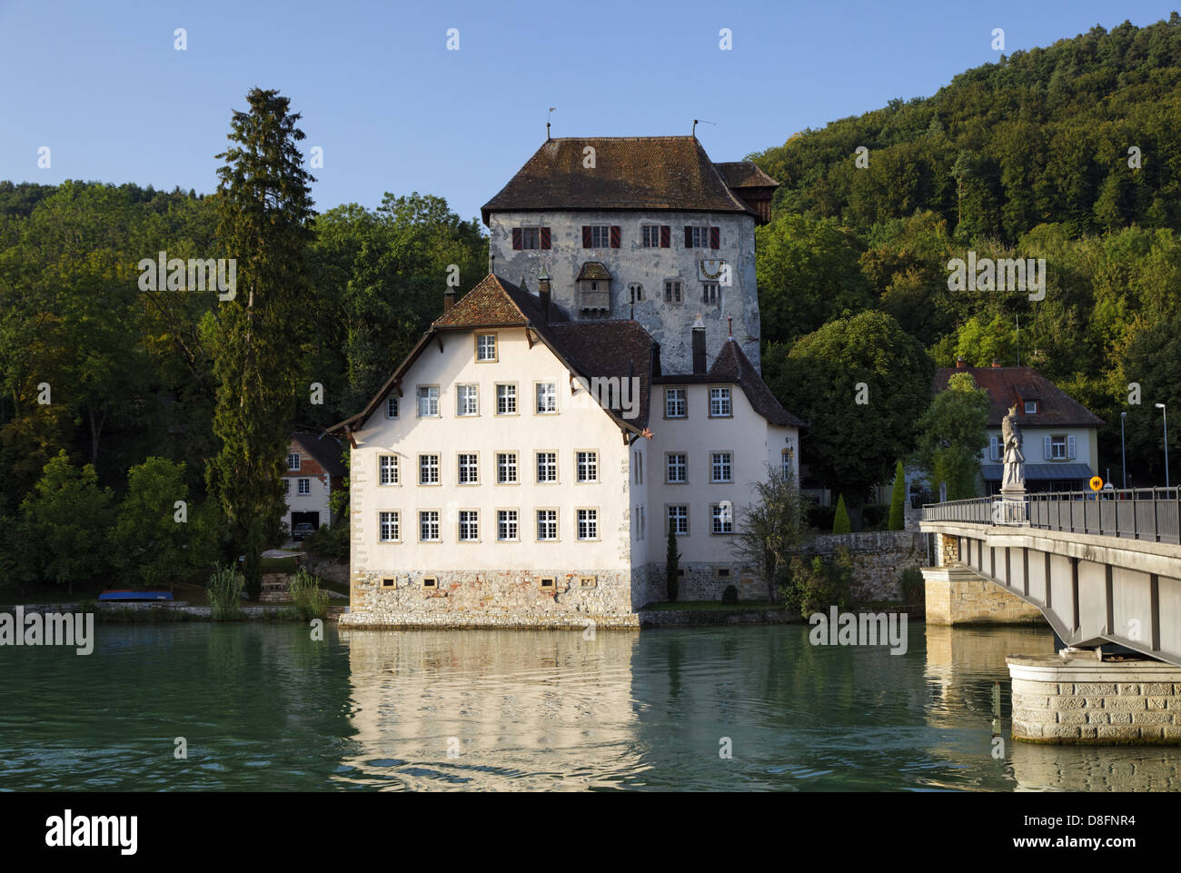 Vue depuis la Suisse, avec vue sur le château de Rötteln (château) à Hohentengen, Allemagne, château Rotwasserstelz, Hohentengen sur th Banque D'Images