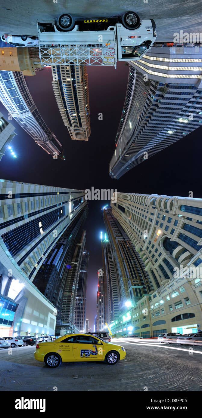 Panorama vertical des plus hauts gratte-ciel de bloc en Nouvelle DUBAÏ, ÉMIRATS ARABES UNIS Banque D'Images