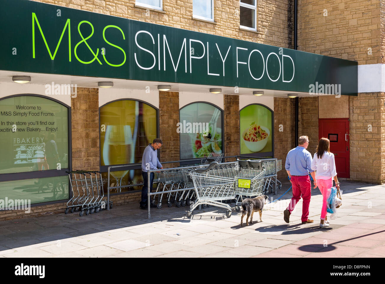 Avant de Marks & Spencer Simply Food store, UK Banque D'Images