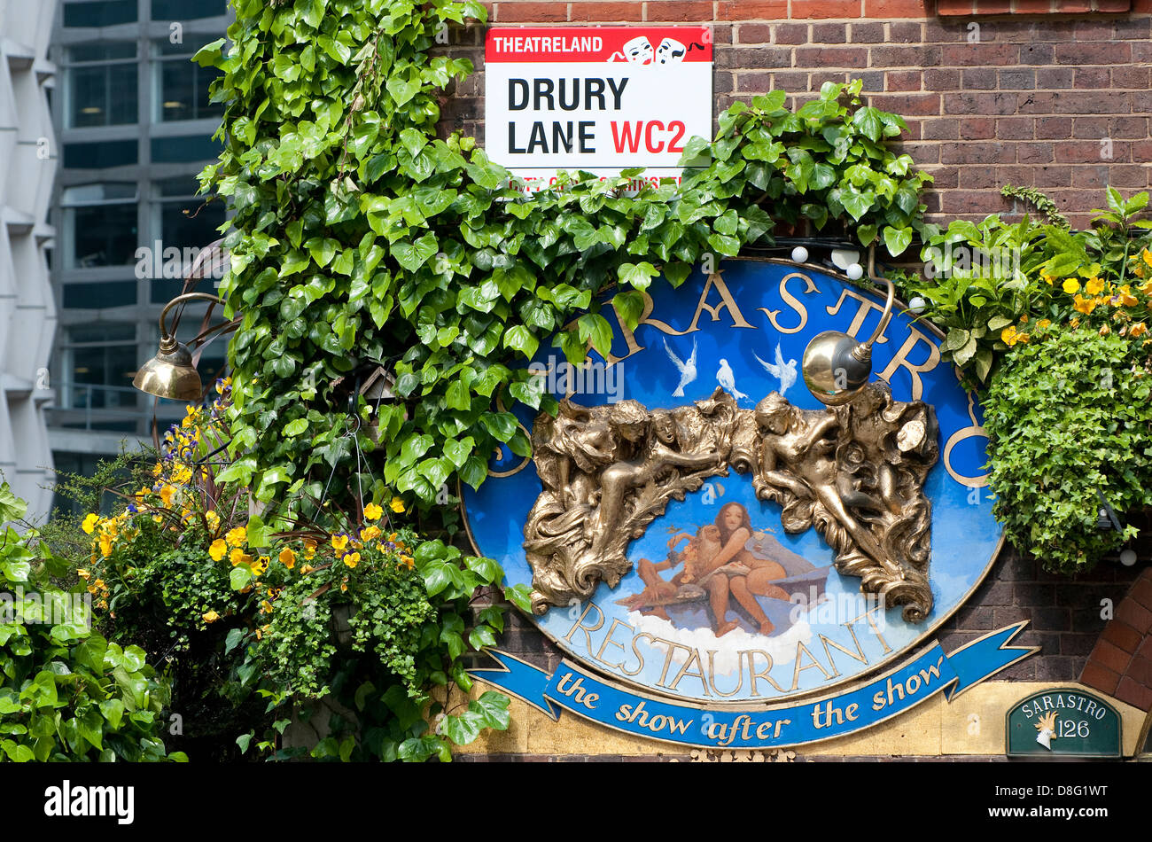 Sarastro restaurant sign, Drury Lane, Londres, Angleterre Banque D'Images