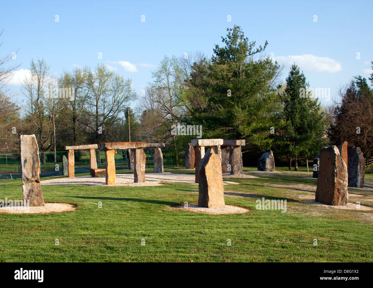 Réplique de Stonehenge à Munfordville, Kentucky, une attraction originale en bord de route construite à partir de grosses pierres comme point de repère local et arrêt photo. Banque D'Images
