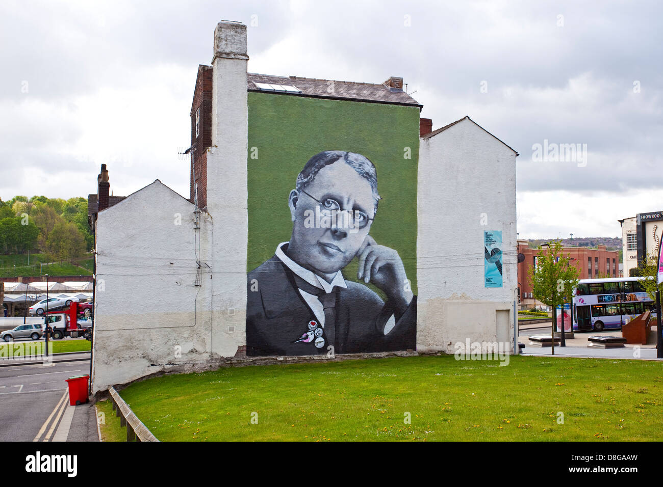 Le Harry Brierley murale sur le mur arrière de l'hôtel Howard à Sheffield South Yorkshire, UK Banque D'Images