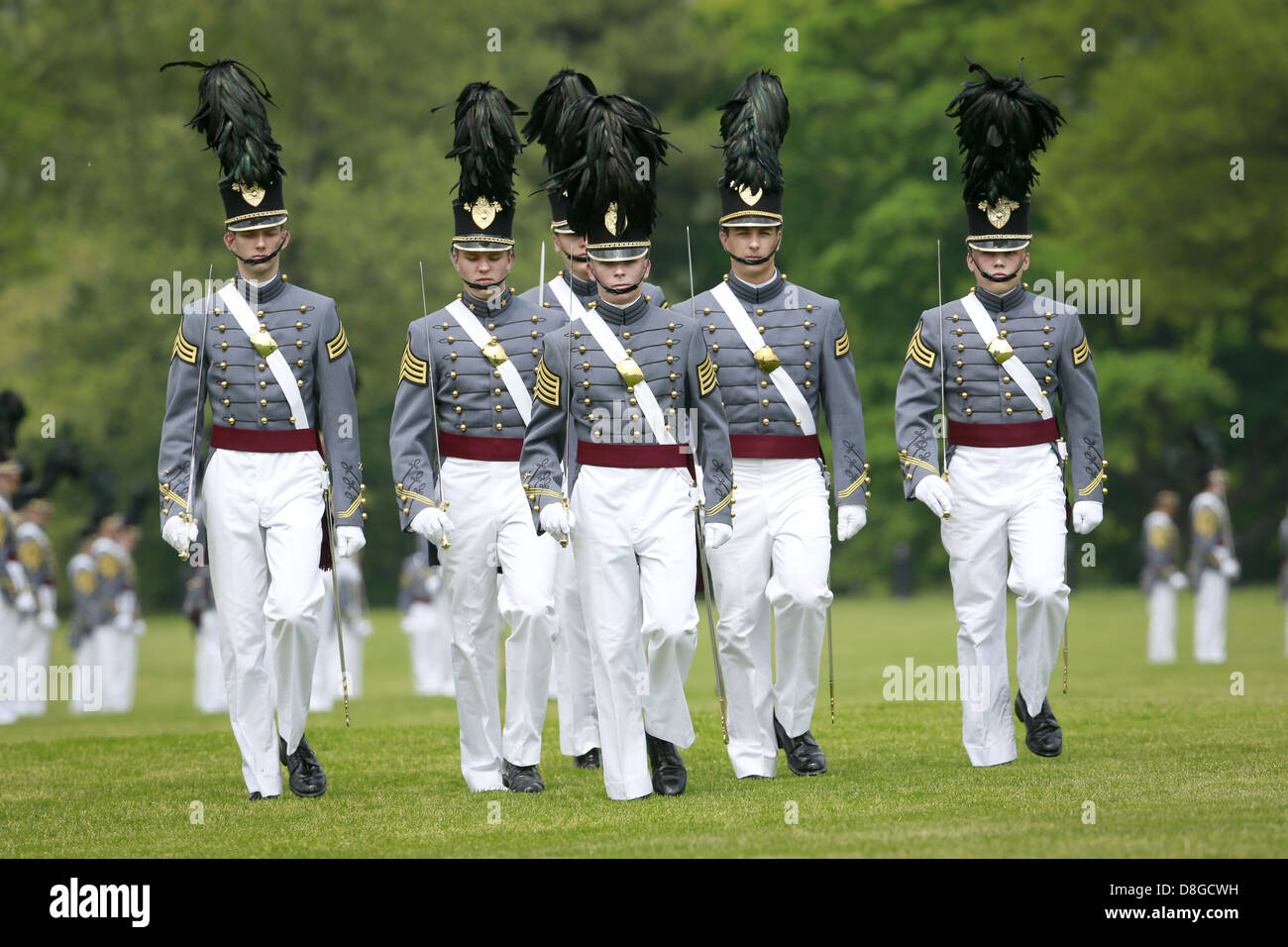 US Army Corps de Cadets mars sur la plaine à l'assemblée annuelle de l'examen des anciens à l'Académie militaire de West Point, 21 mai 2013 à West Point, New York. Banque D'Images