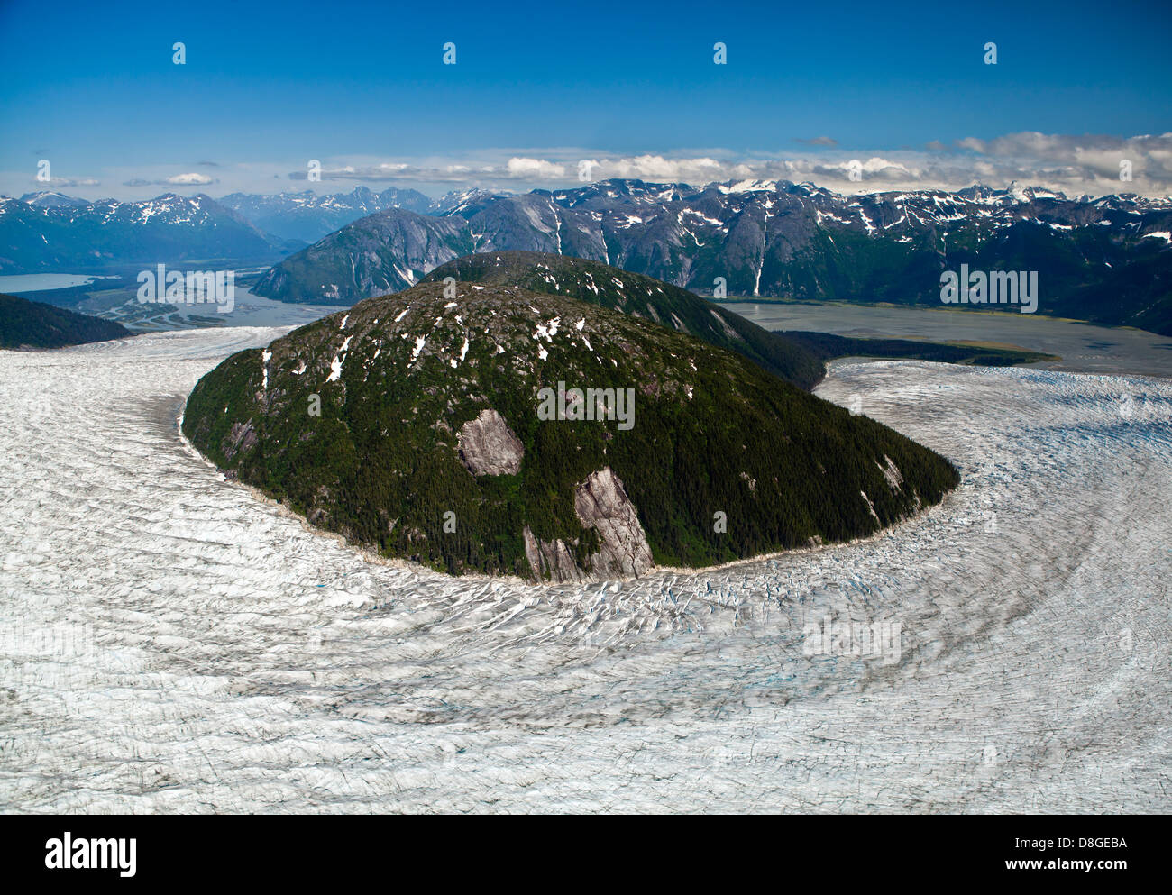 Photo d'une coupe de la nature sauvage de l'Alaska. Paysage magnifique au milieu de nulle part. Le monde de la nature à son meilleur. Banque D'Images