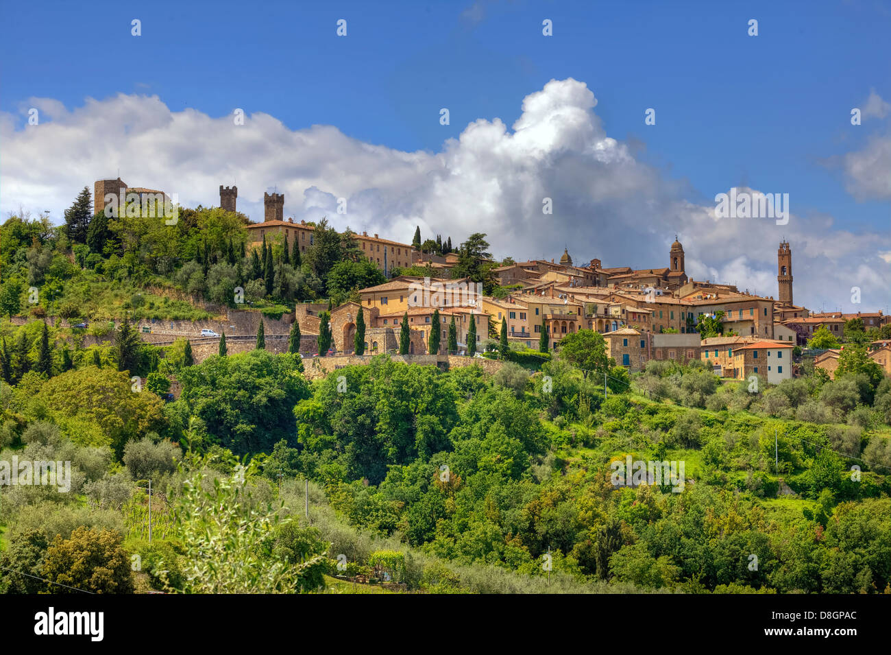 Vue panoramique de Montalcino, Sienne, Toscane, Italie Banque D'Images