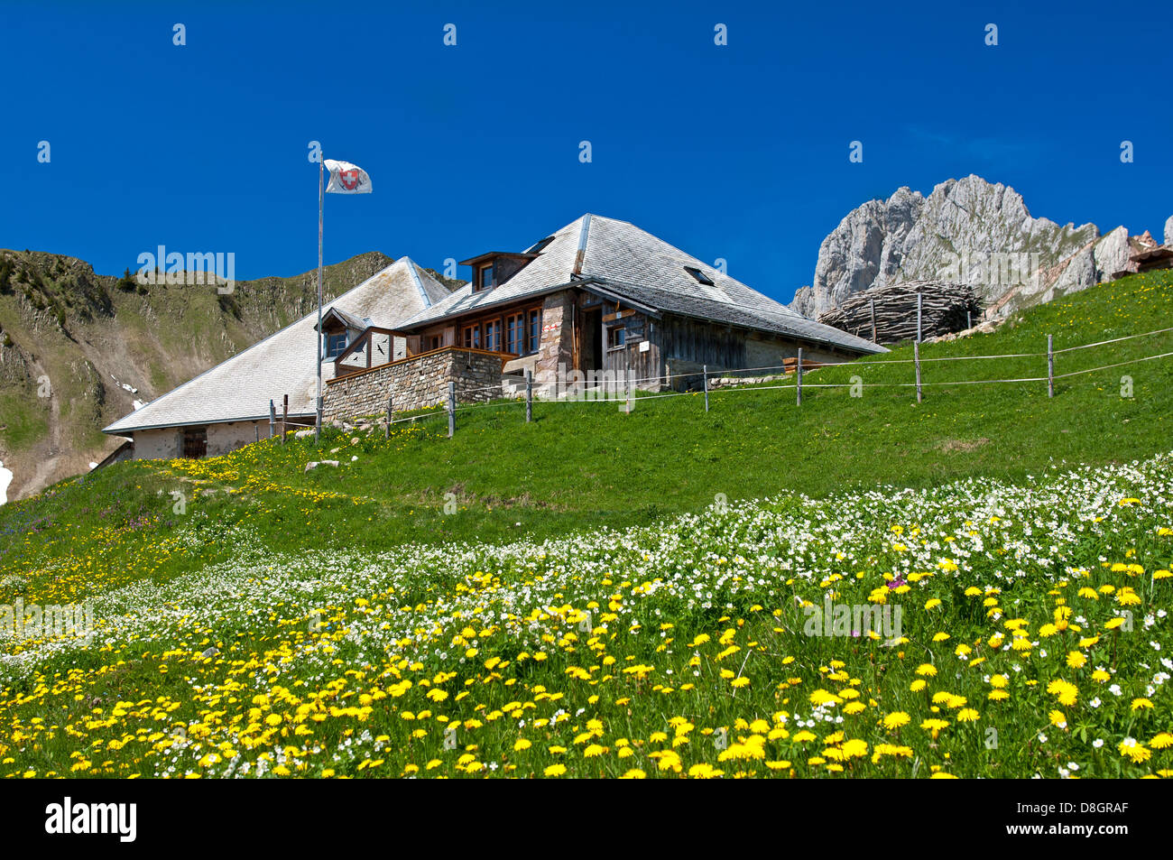 Grubenberghuette refuge du Club Alpin Suisse, les Gastlosen, Préalpes fribourgeoises, en Suisse Banque D'Images