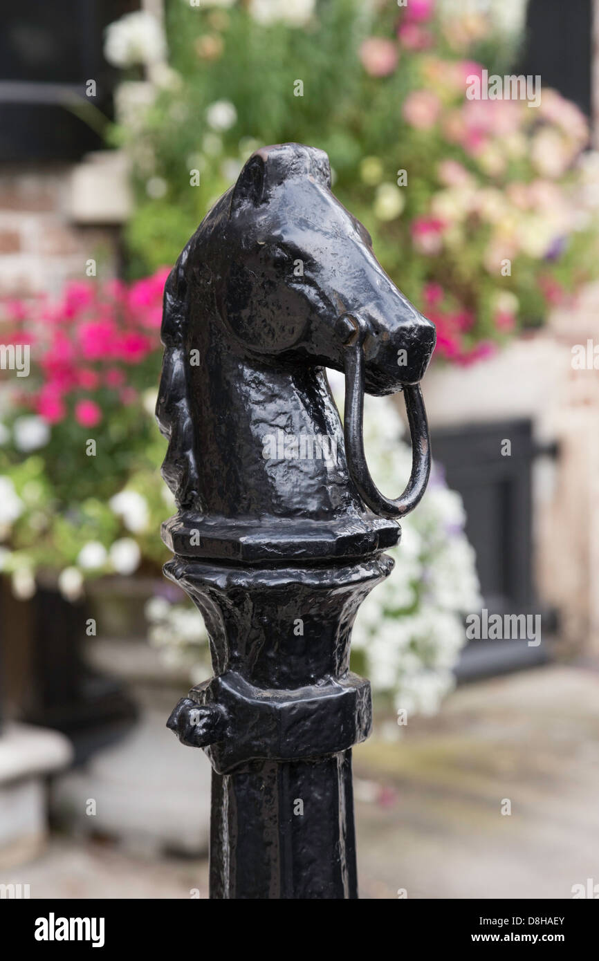 Tête de cheval en fonte Vintage Hitching Post, USA Banque D'Images