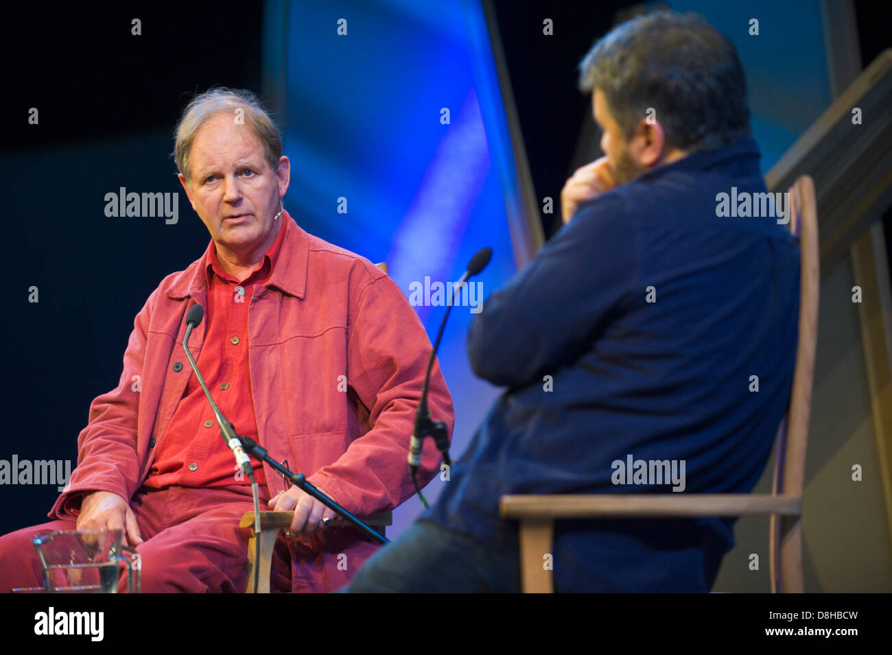 Michael Morpurgo illustré sur scène parle de son travail à Hay Festival 2013 Hay-on-Wye Powys Pays de Galles UK Banque D'Images
