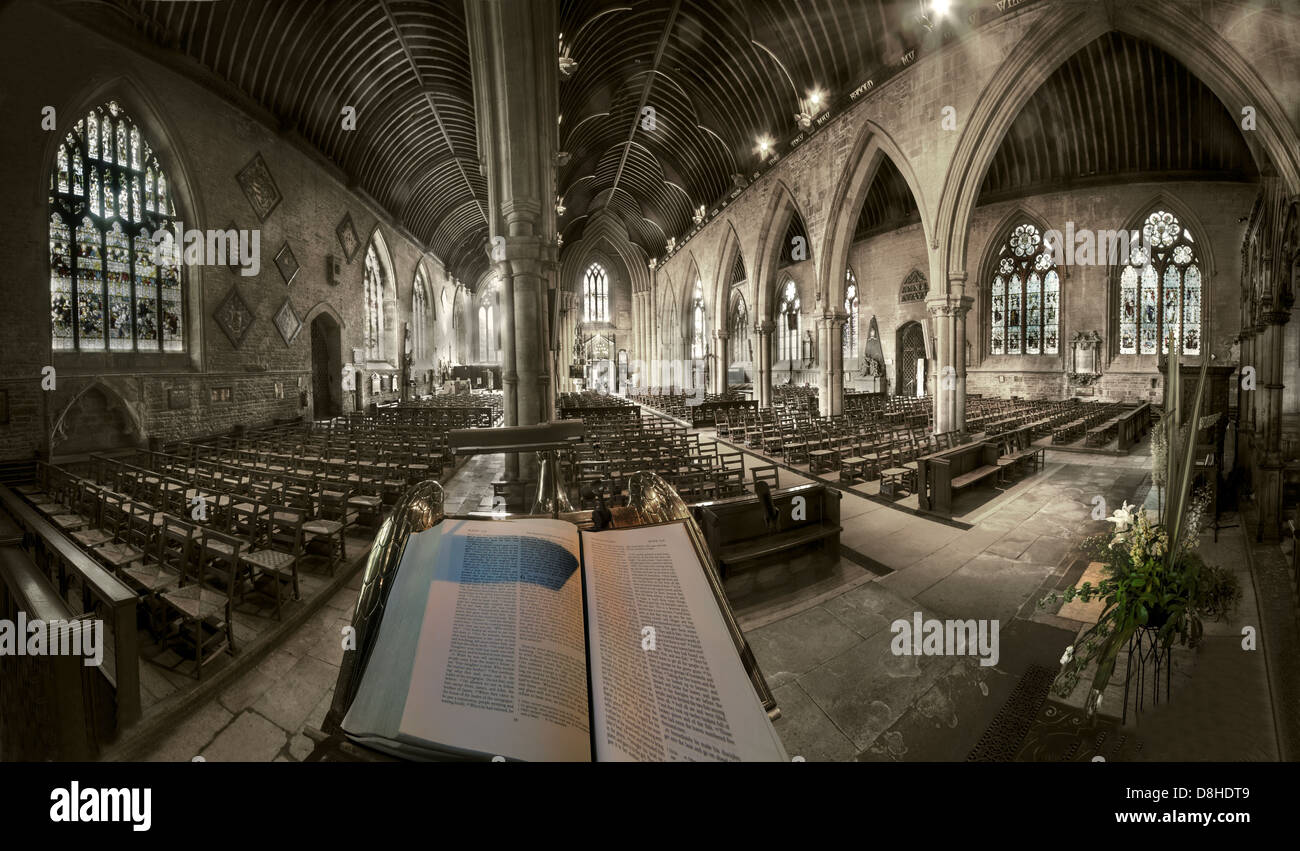 Vue grand angle depuis la chaire de l'église St Wulframs Grantham Lincs, England, UK NG31 6RR Banque D'Images