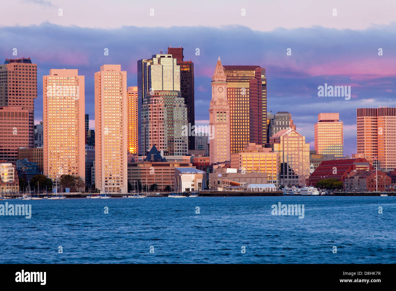 États-unis, Massachusetts, Boston, ville vue sur le port de Boston à l'aube Banque D'Images