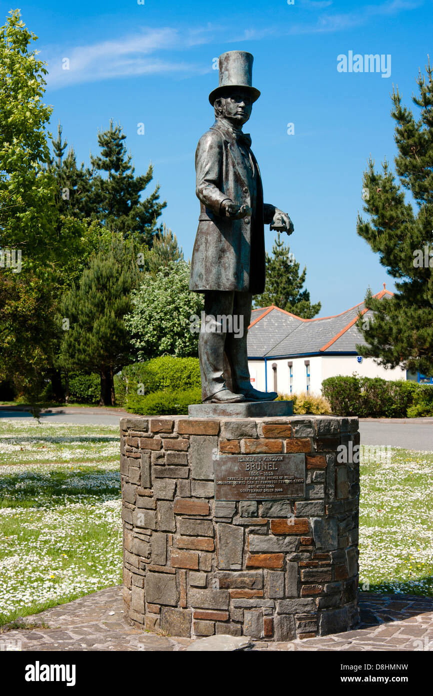 Statue en bronze d'origine d'Isambard Kingdom Brunel à pembrokeshire, Neyland . C'était la dernière oeuvre du sculpteur Robert Thomas. Banque D'Images