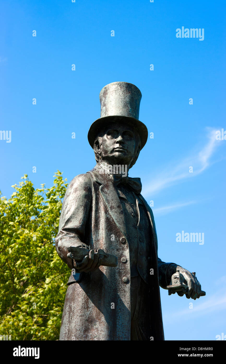 Détail de statue en bronze d'Isambard Kingdom Brunel, Neyland à pembrokeshire, . C'était la dernière oeuvre du sculpteur Robert Thomas. Banque D'Images