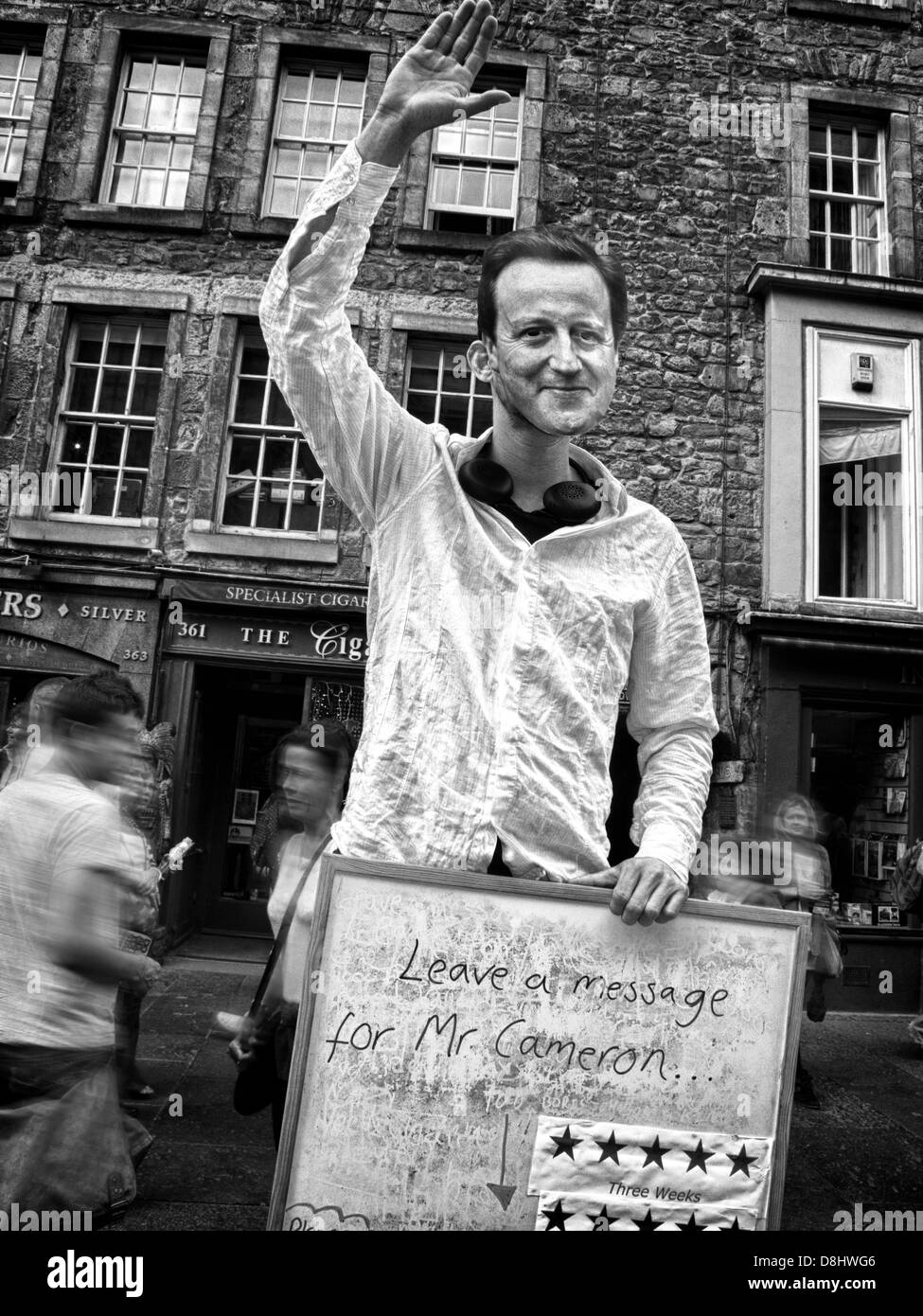 Laisser un message pour le député britannique, David Cameron , satire au Festival d'Édimbourg Royaume-uni Août Banque D'Images