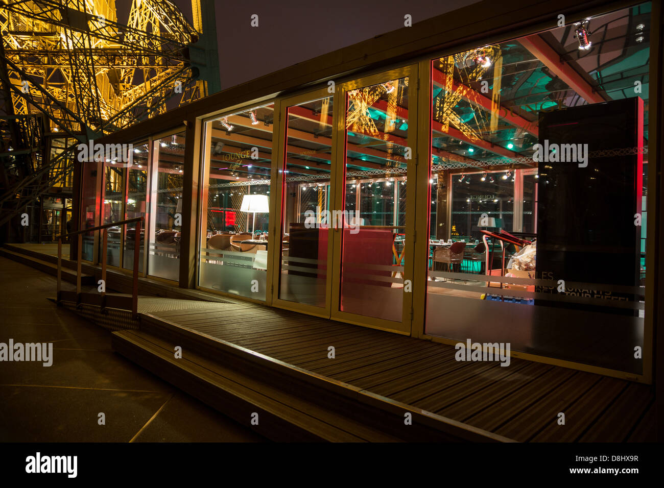 Paris, France. Le salon fermé à minuit restaurant Tour Eiffel Banque D'Images