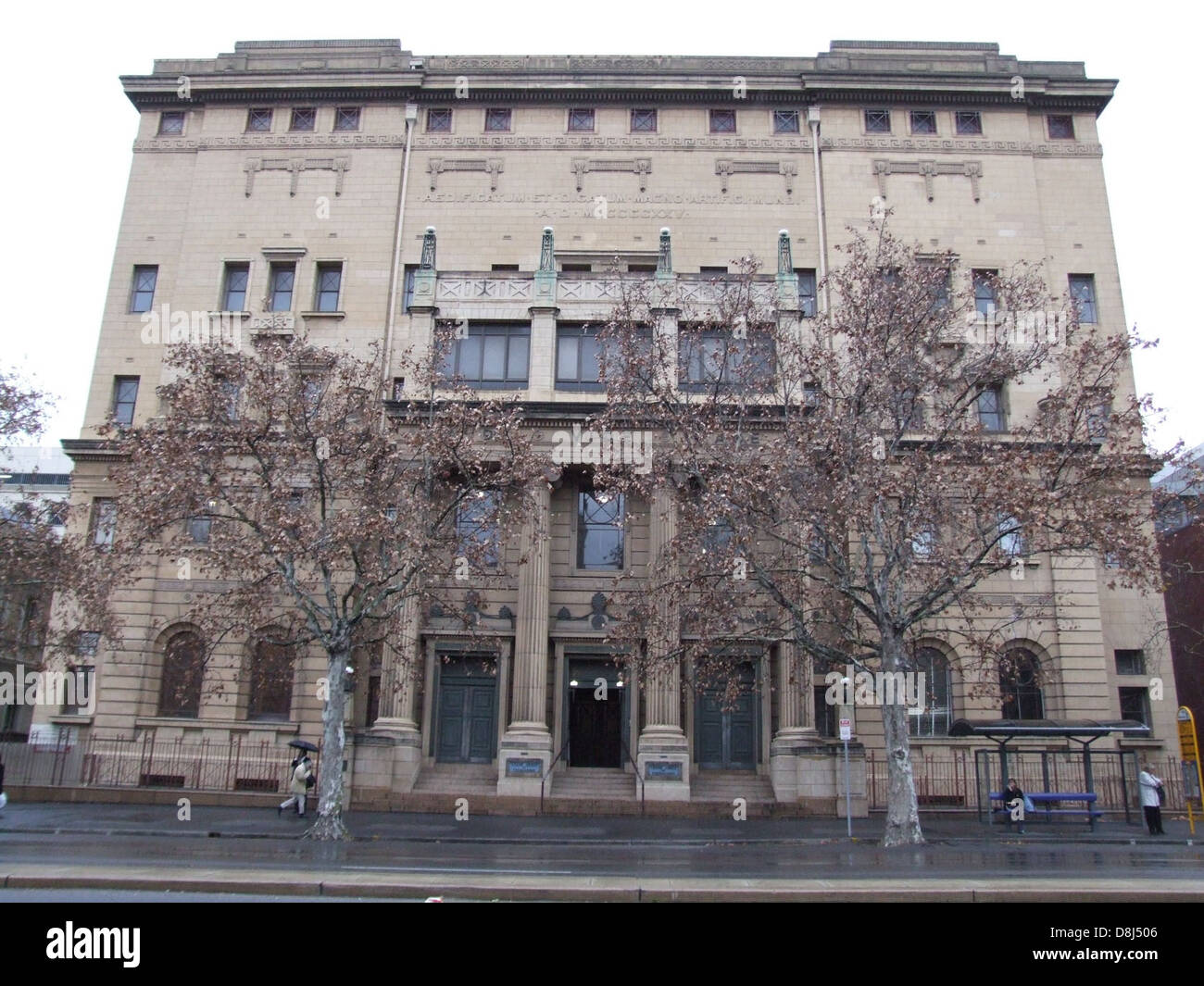 Cette image montre le Freemasons Lodge à Adélaïde, Australie méridionale. Le bâtiment représente un site clé pour les activités de franc-maçonnerie dans la région, avec son style architectural distinct et son importance historique. Banque D'Images
