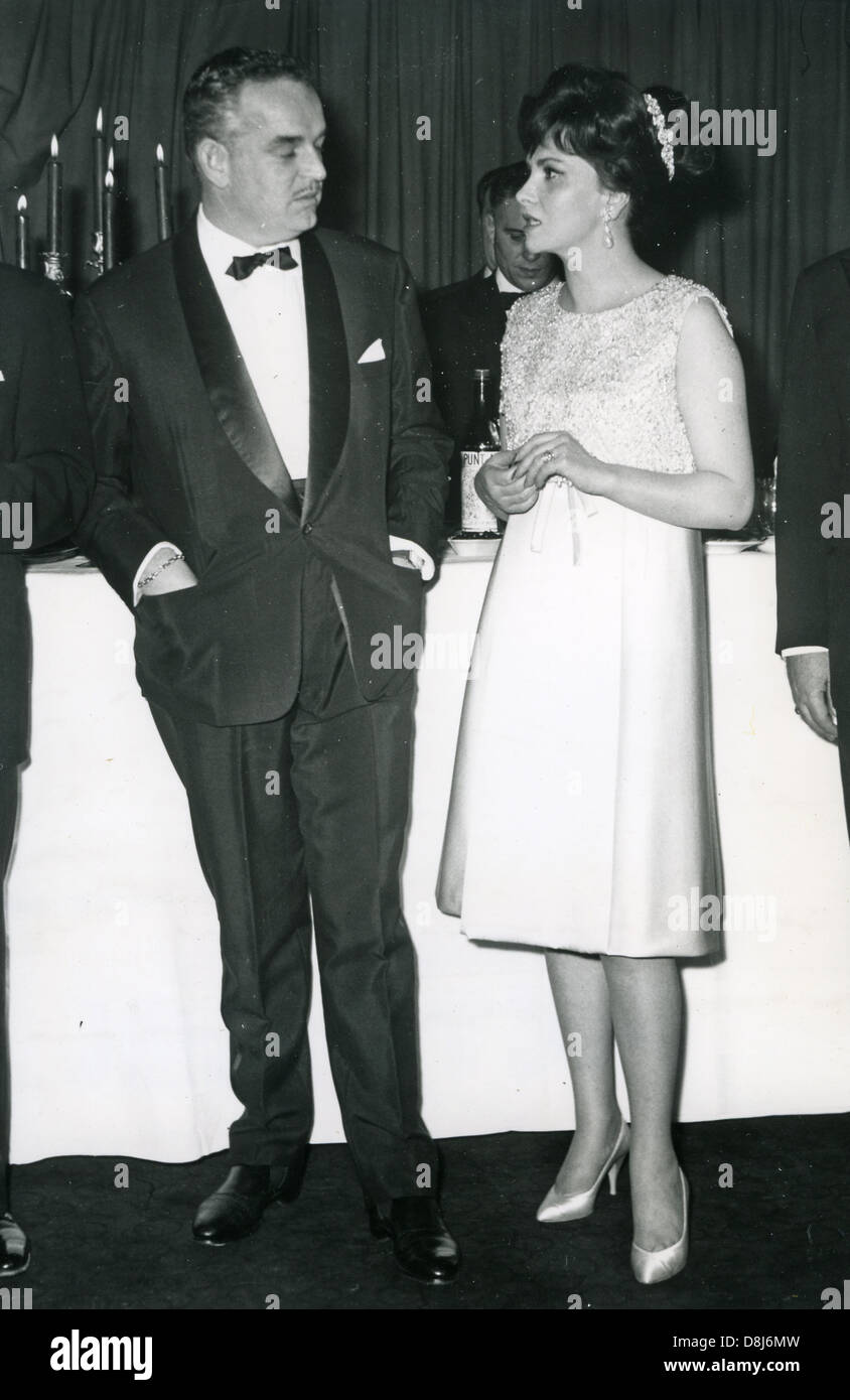 Le Prince Rainier de Monaco avec l'actrice italienne Gina Lollobrigida sur 1960 Banque D'Images