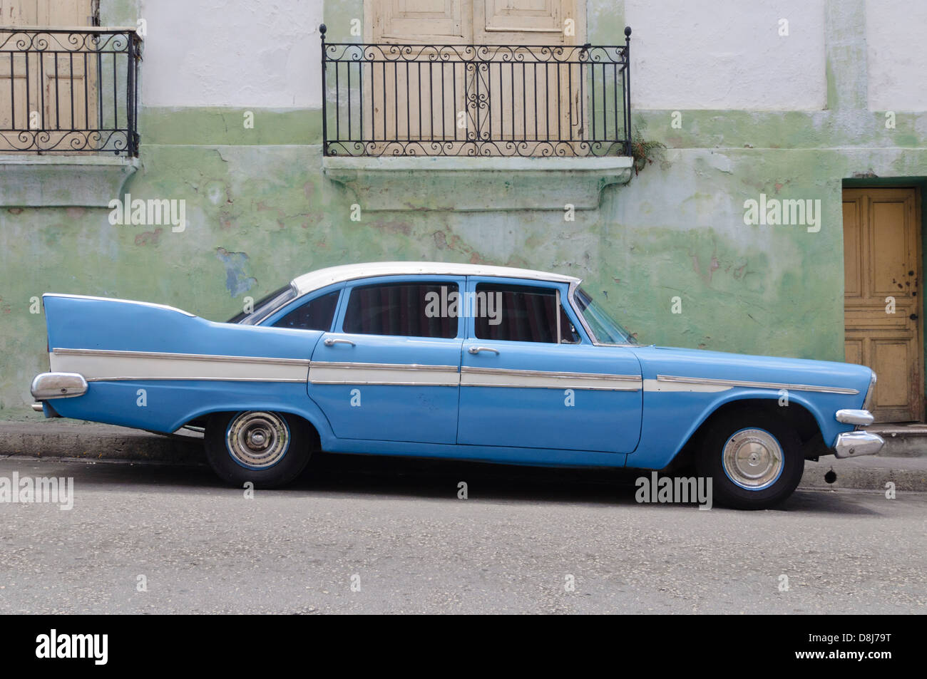 Lightblue Dodge Kingsway, Santiago de Cuba, Cuba, Caraïbes Banque D'Images