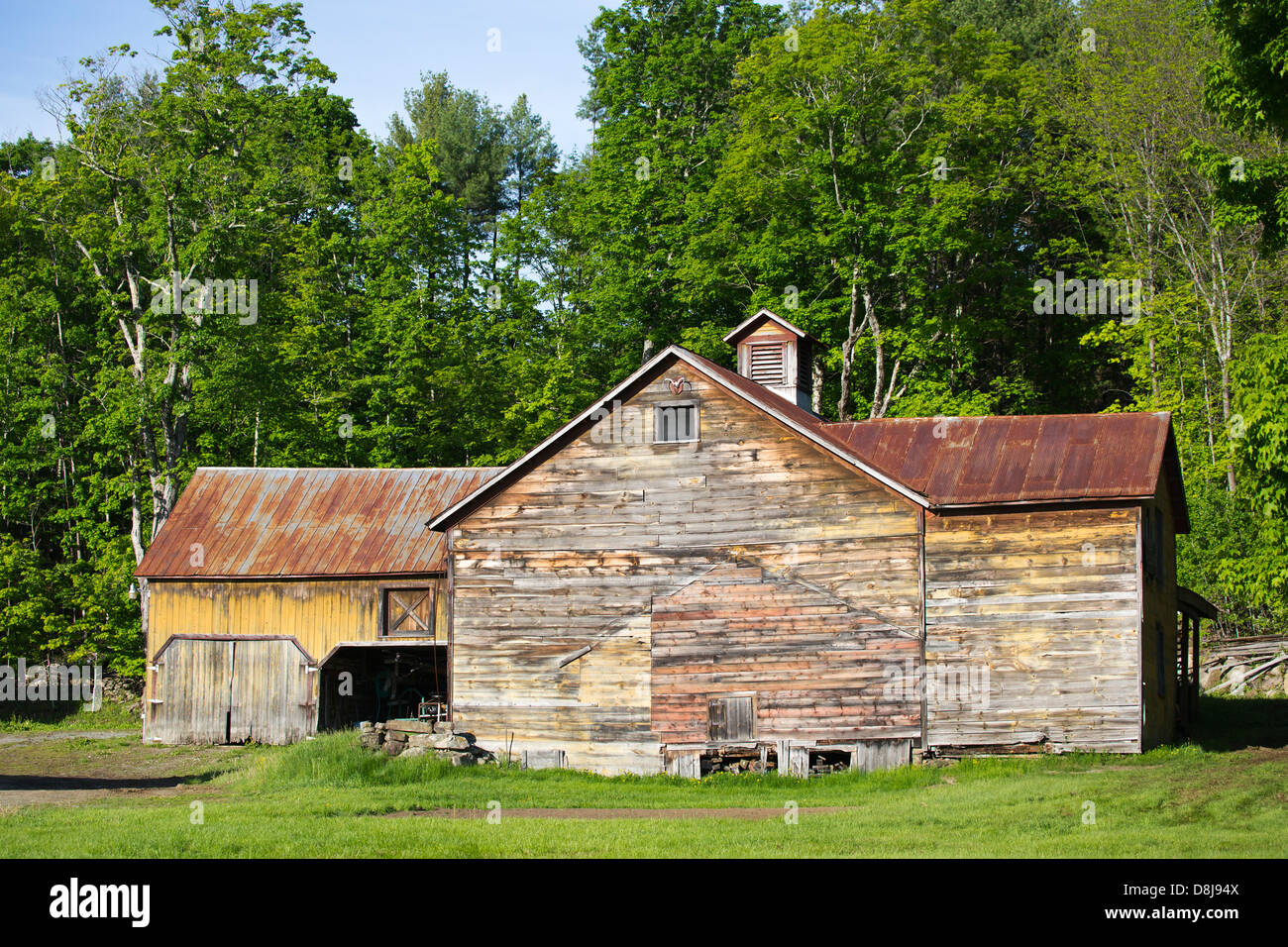 New York farm barn dans les Adirondacks State Park. Banque D'Images