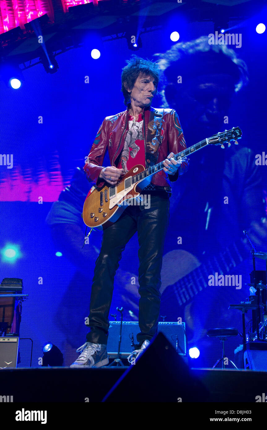 Ronnie Wood, le guitariste des Rolling Stones effectue pendant leur '50 et le décompte' tour à Toronto, Ontario, Canada. 05.25.13 Banque D'Images