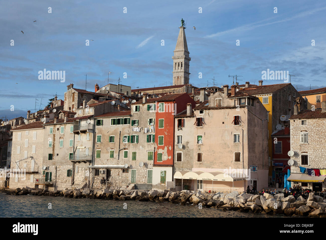 La vue depuis le bord de quai des Douanes à Rovinj, Croatie. Banque D'Images