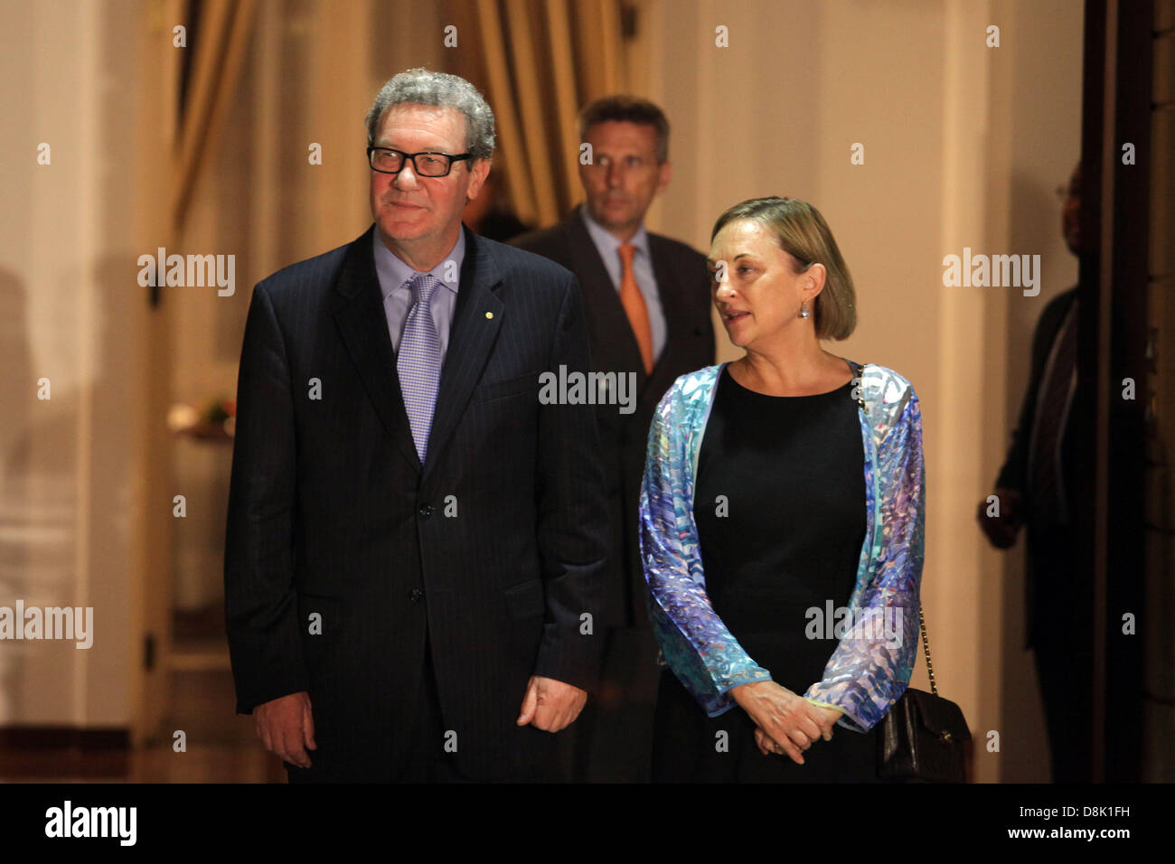 Nicosie, Chypre. 30 mai 2013. Le président Nicos Anastasiades et le dirigeant chypriote turc Dervis Eroglu et conseiller spécial du Secrétaire général de N pour Chypre, Alexander Downer, s'étaient réunis ce soir pour dîner à l'UNFICYP, chef de la Mission des Nations Unies dans le district de zone tampon contrôlée à Nicosie le 30 mai,2013 Credit : Yiannis Kourtoglou/Alamy Live News Banque D'Images