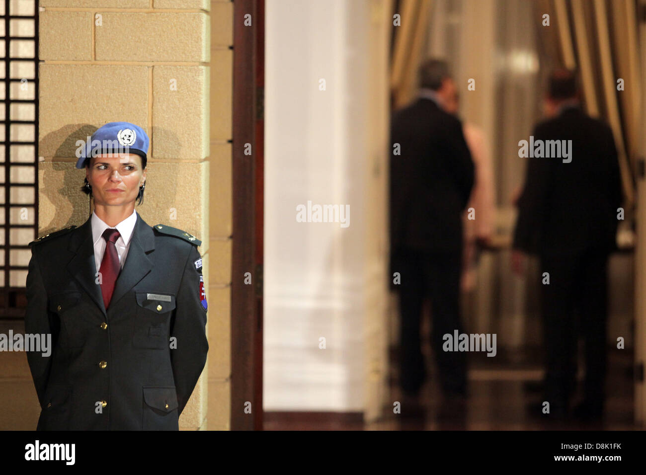 Nicosie, Chypre. 30 mai 2013. Le président Nicos Anastasiades et le dirigeant chypriote turc Dervis Eroglu et conseiller spécial du Secrétaire général de N pour Chypre, Alexander Downer, s'étaient réunis ce soir pour dîner à l'UNFICYP, chef de la Mission des Nations Unies dans le district de zone tampon contrôlée à Nicosie le 30 mai,2013 Credit : Yiannis Kourtoglou/Alamy Live News Banque D'Images