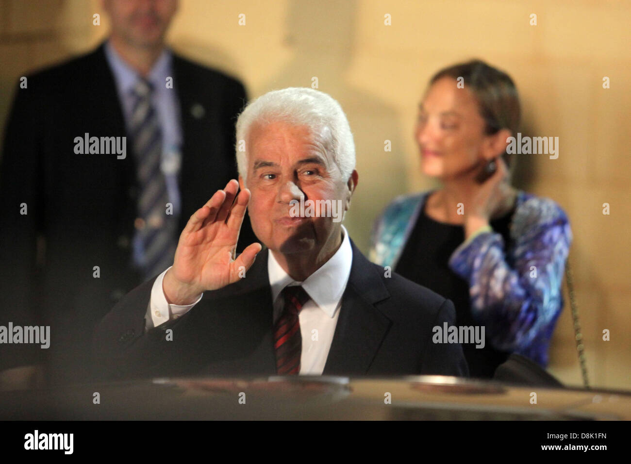Nicosie, Chypre. 30 mai 2013. Le président Nicos Anastasiades et le dirigeant chypriote turc Dervis Eroglu et conseiller spécial du Secrétaire général de N pour Chypre, Alexander Downer, s'étaient réunis ce soir pour dîner à l'UNFICYP, chef de la Mission des Nations Unies dans le district de zone tampon contrôlée à Nicosie le 30 mai,2013 Credit : Yiannis Kourtoglou/Alamy Live News Banque D'Images