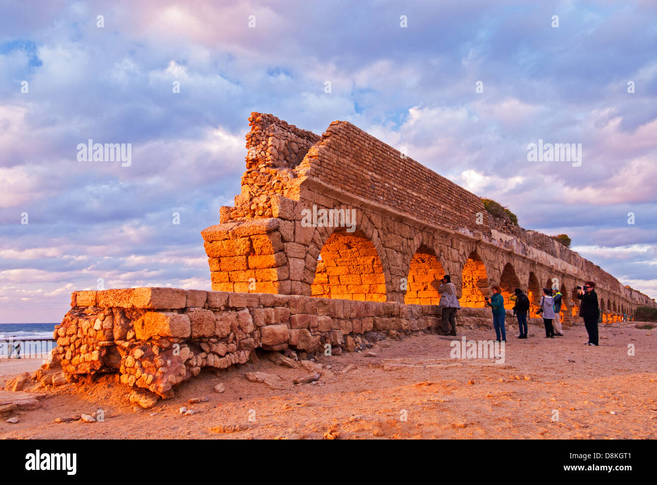 Reste de l'ancien aqueduc romain, désert de Judée, en Israël Banque D'Images