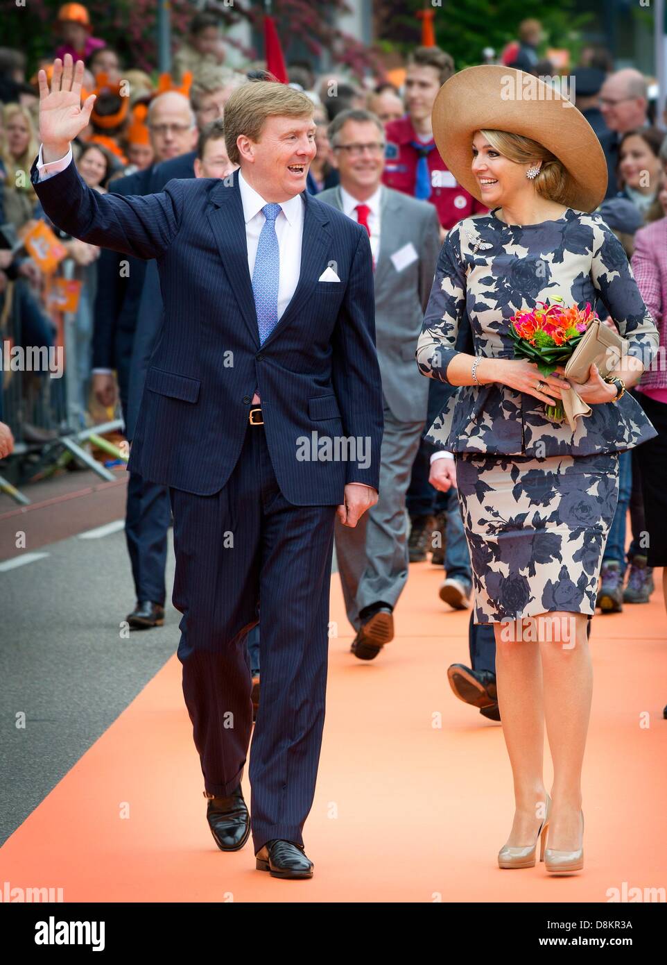 Le roi Willem-Alexander et Maxima La reine des Pays-Bas se rendre dans la  province de Gueldre pendant leur tournée à travers les Pays-Bas comme  nouveau roi et reine. Le Roi et la