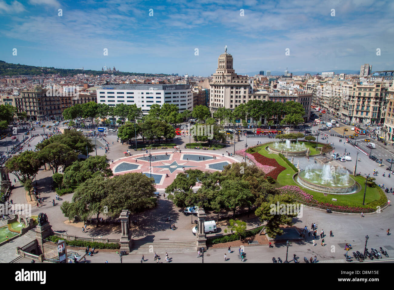 Vue panoramique sur la Plaça de Catalunya, Barcelone, Catalogne, Espagne Banque D'Images