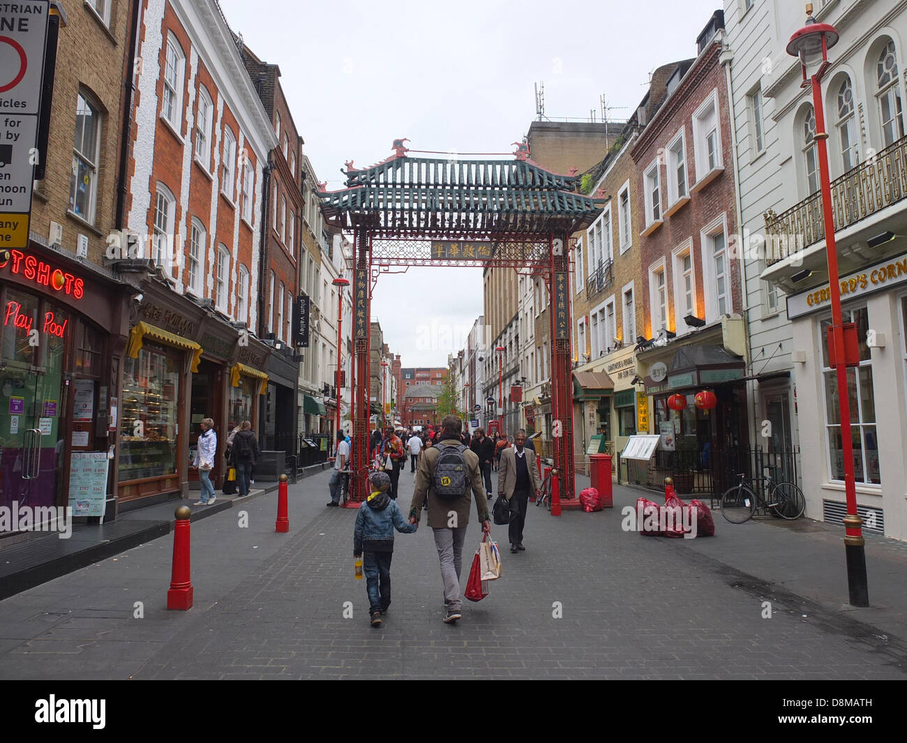 L'Gerrard Street dans le quartier chinois à Soho, Londres, Grande-Bretagne, est considéré le 10 mai 2013. Banque D'Images