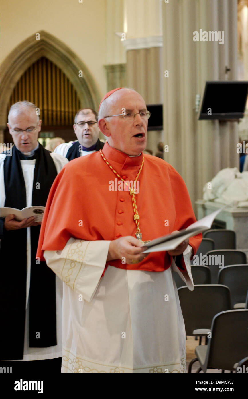 Armagh, en Irlande du Nord, Royaume-Uni. Le 31 mai 2013. Le cardinal Sean Brady, primat catholique de toute l'Irlande. Consécration de Rev. Ferran Glenfield comme évêque de Kilmore, Elphin et Ardagh la Cathédrale St Patrick , Armagh, , N.Ireland 31 mai 2013 Credit : LiamMcArdle.com/Alamy Live News Banque D'Images