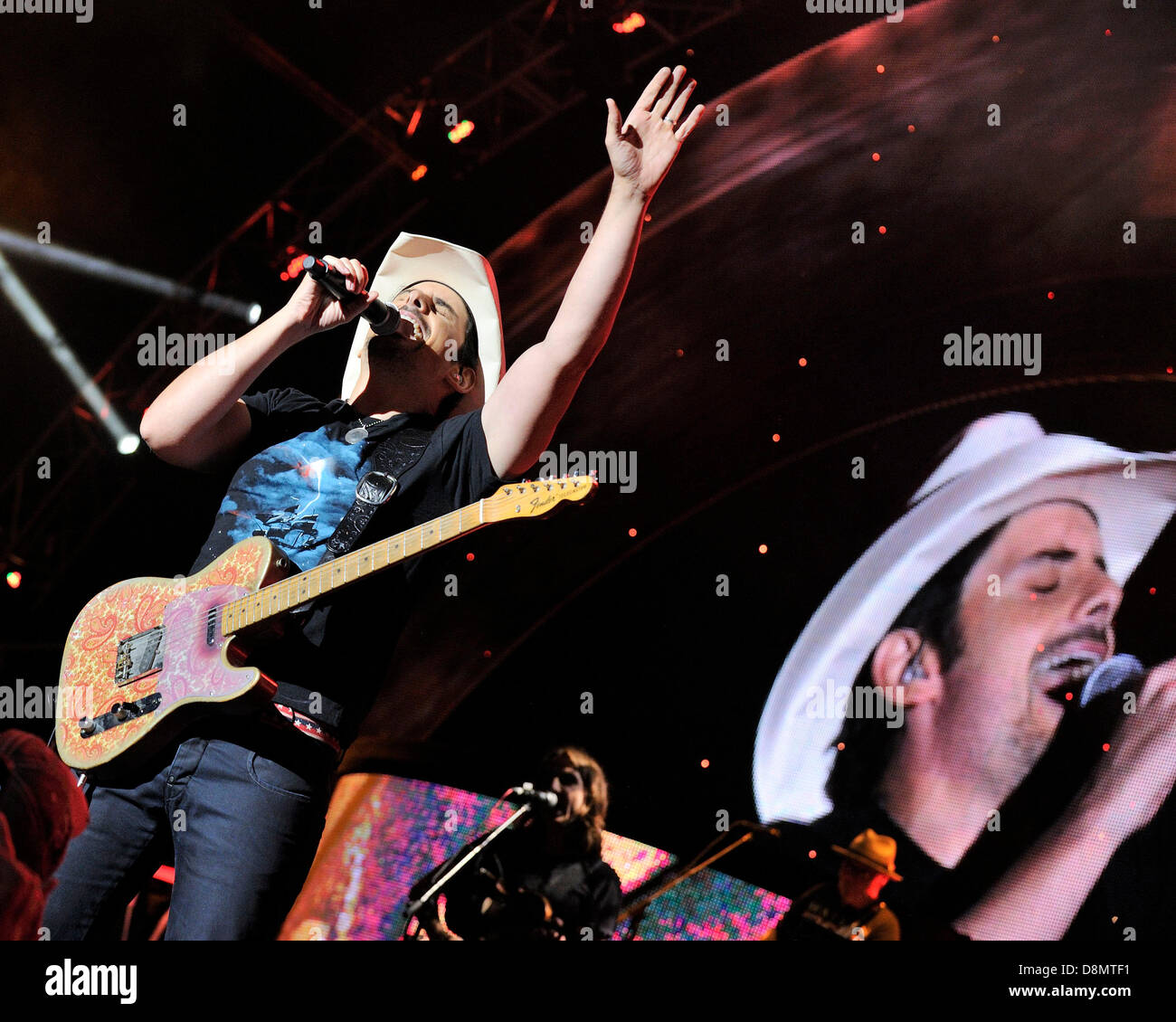 Toronto, Canada. Le 31 mai 2013. La chanteuse de musique country Brad Paisley fonctionne à l'Amphithéâtre Molson Canadian durant la battre cette tournée d'été. (Us/N8N/Alamy Live News) Banque D'Images