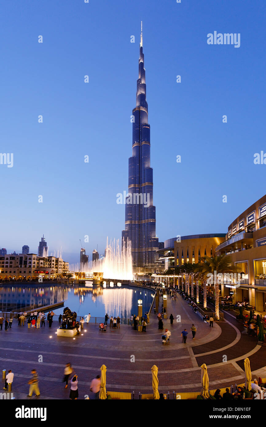 Burj Khalifa et le Dubai Mall, Dubai, Émirats Arabes Unis Banque D'Images