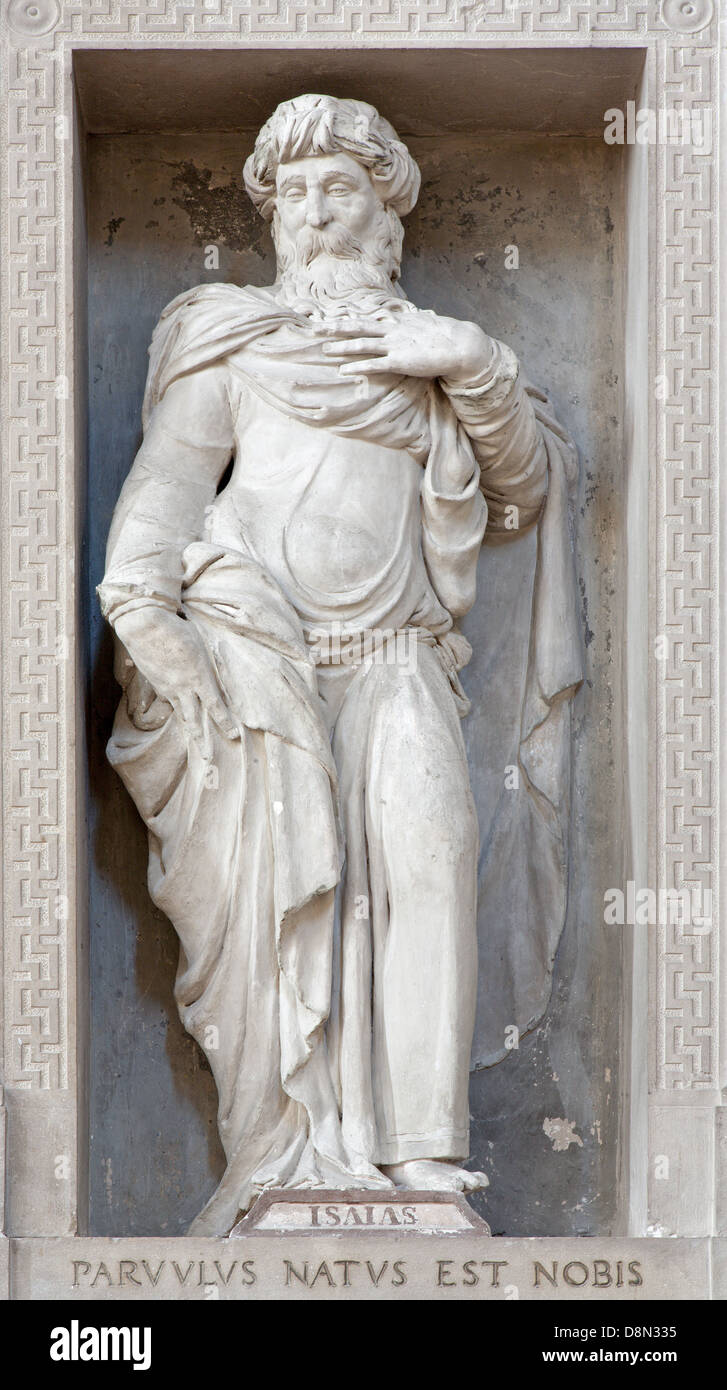 VERONA - 27 janvier : Statue de prophète Isaïe dans l'église de San Bernardino, le 27 janvier 2013 à Vérone, Italie. Banque D'Images