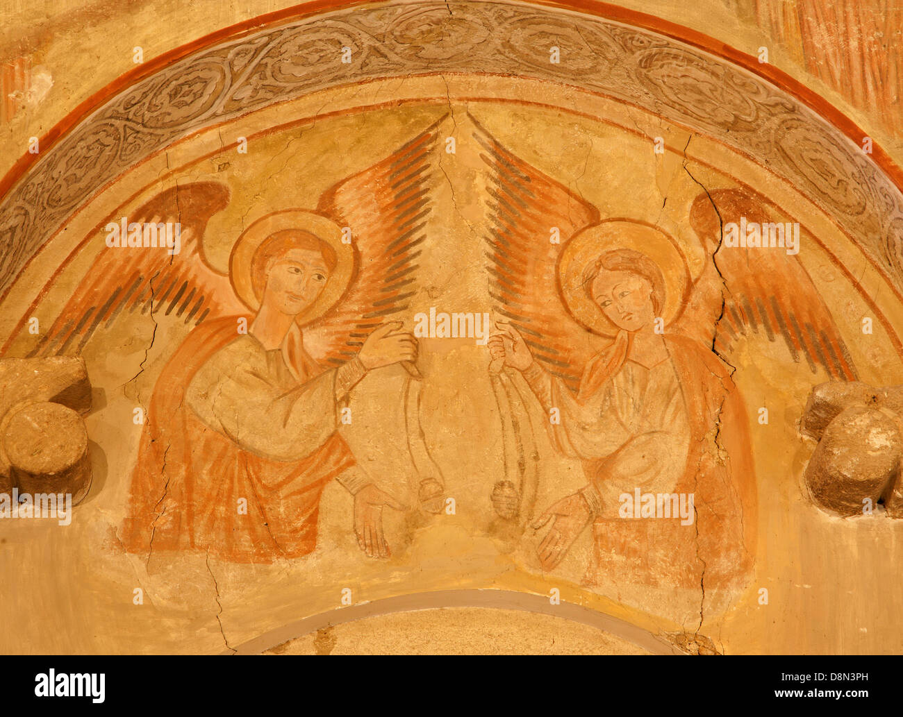 TOLEDO - 8 mars : Anges fresque dans l'église San Roman. Église a un clocher construit dans le style d'architecture mudéjar Banque D'Images