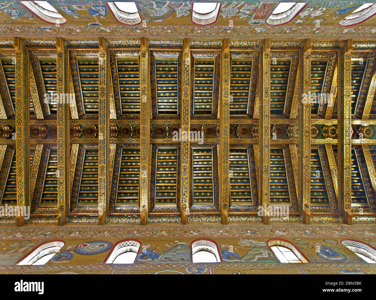 PALERMO - 9 avril : plafond de la nef principale de la cathédrale de Monreale. Église est merveilleux exemple de l'architecture normande. Banque D'Images