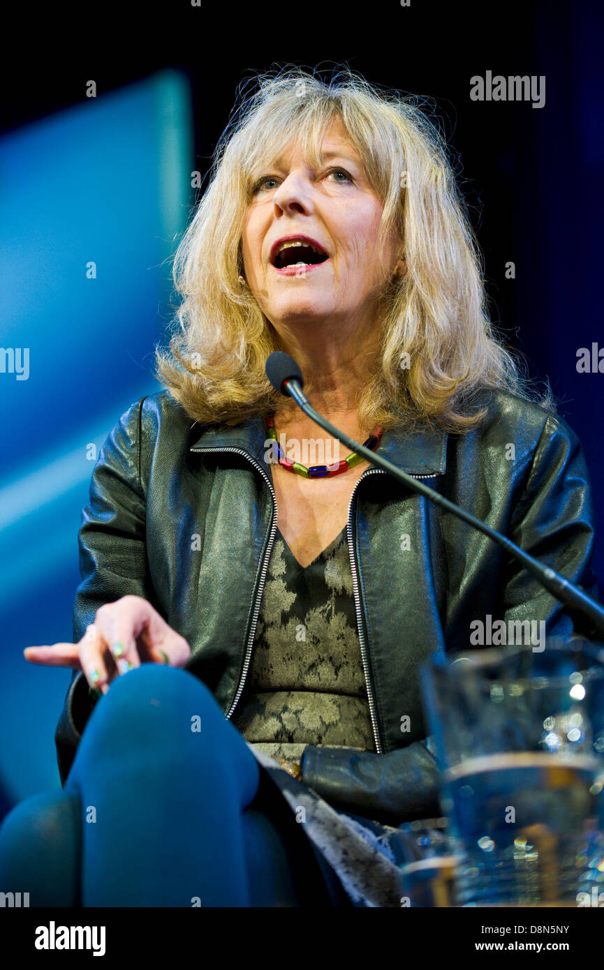 Deborah Moggach romancier et scénariste parle de son travail sur la scène du Festival 2013 Hay Hay-on-Wye Powys Pays de Galles UK Banque D'Images