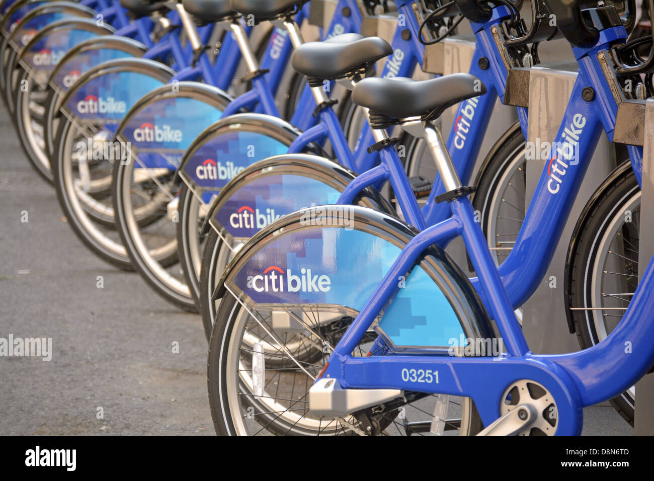 L'une des 330 stations d'accueil pour la location de vélos Citi, New York City's programme de partage de vélos. Banque D'Images