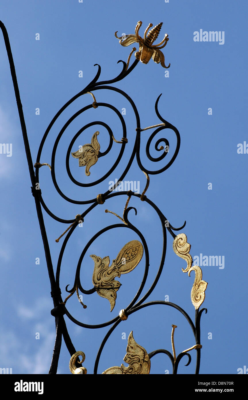 Ornement en filigrane créé par des tailleurs de pierre italiens au Palais Royal d'été de Prague, en République tchèque, également connu sous le nom de Belvédère ou Palais d'été de la Reine Anne. Le travail décoratif en relief, y compris cet ornement en filigrane, est une caractéristique notable du bâtiment et est considéré comme l'un des plus purs exemples de l'architecture de la Renaissance italienne en dehors de l'Italie. Banque D'Images