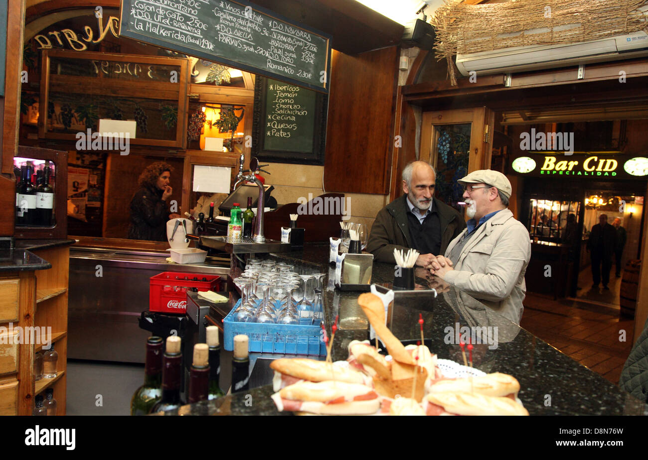 Bar à Tapas, Logroño, capitale du vin de La Rioja, région du nord de l'Espagne Banque D'Images