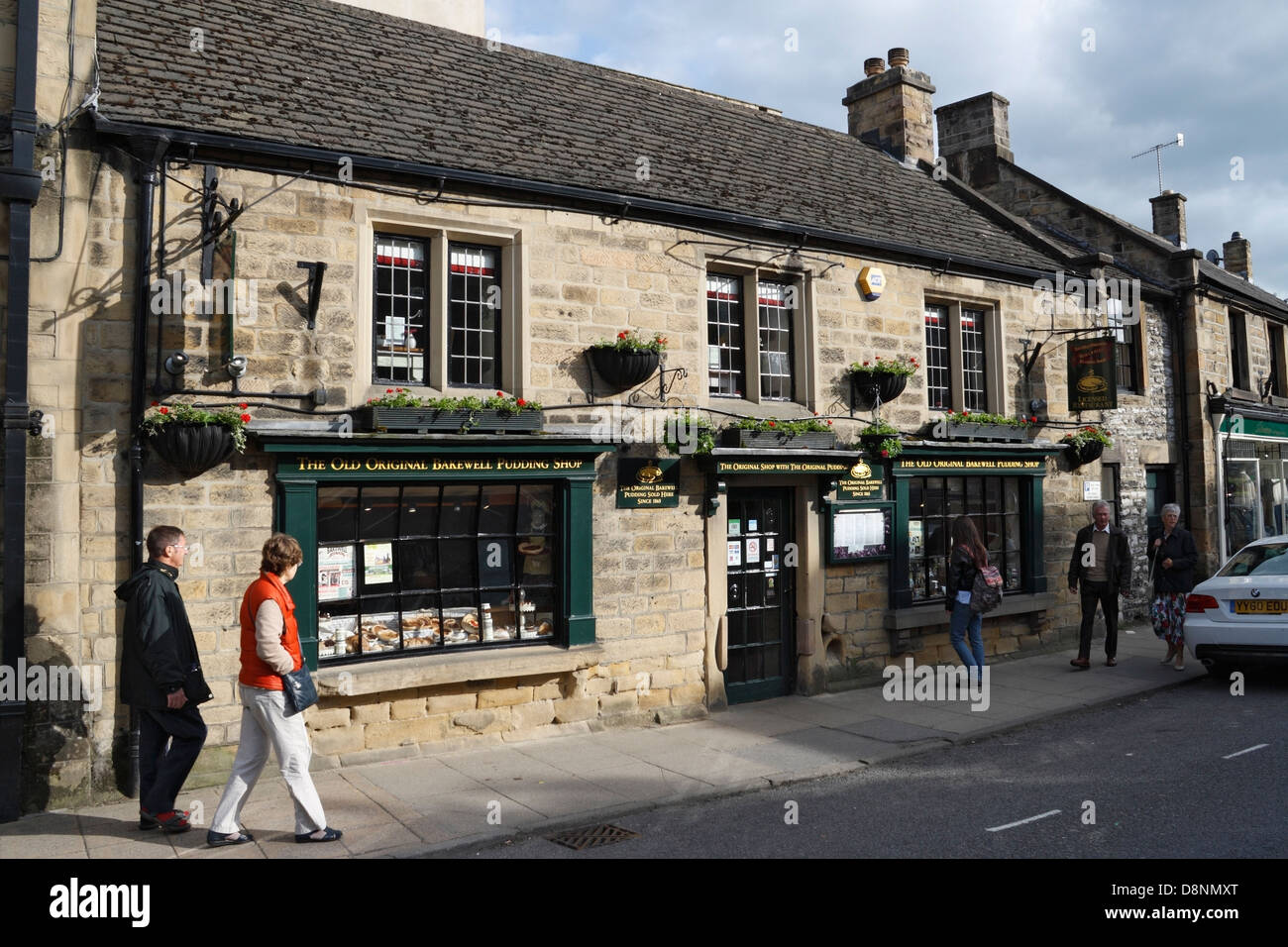 Original Bakewell pudding café boutique dans Rutland Square Derbyshire, Angleterre Royaume-Uni, 17e siècle Grade II bâtiment classé Food Outlet attraction touristique Banque D'Images