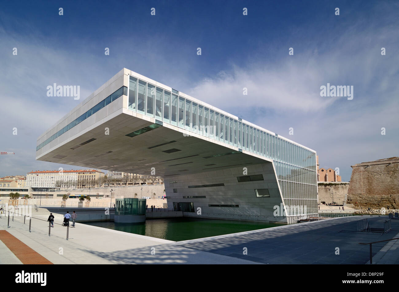 Villa Mediterranée Exhibition Hall, Un Bâtiment Moderniste En Béton, Conçu Par Stefano Boeri Marseille Provence France Banque D'Images