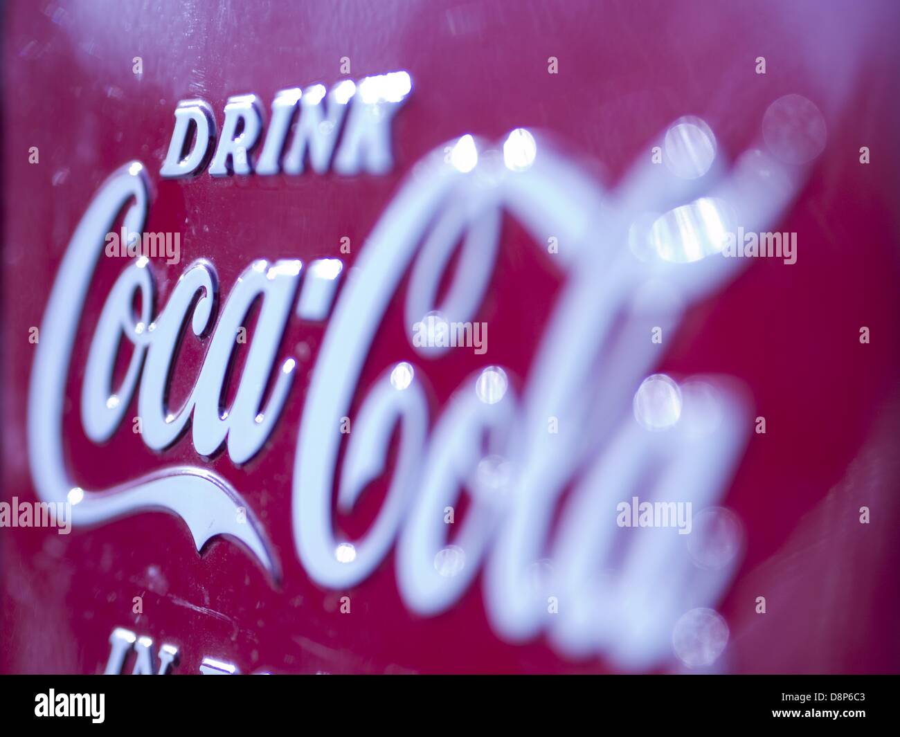 4 mars 2012 - Santa Barbara, Californie - logo Coca Cola dans une glacière à Santa Barbara, Californie, États-Unis (Image Crédit : © David H. Wells/ZUMAPRESS.com) Banque D'Images