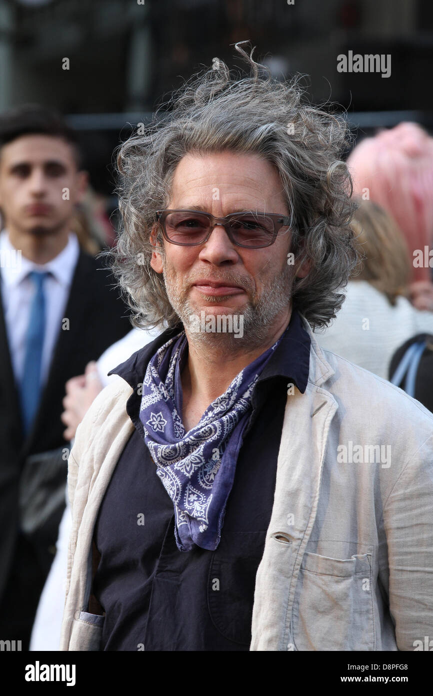 Londres, Royaume-Uni. 2 juin 2013. Dexter Fletcher assiste à la World War Z première mondiale à l'Empire Leicester Square Banque D'Images